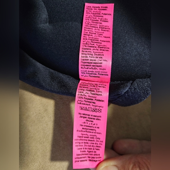 La SENZA Body Kiss Plunge Bra 38C black lace w corset front close up2cups up2cup - Picture 13 of 14